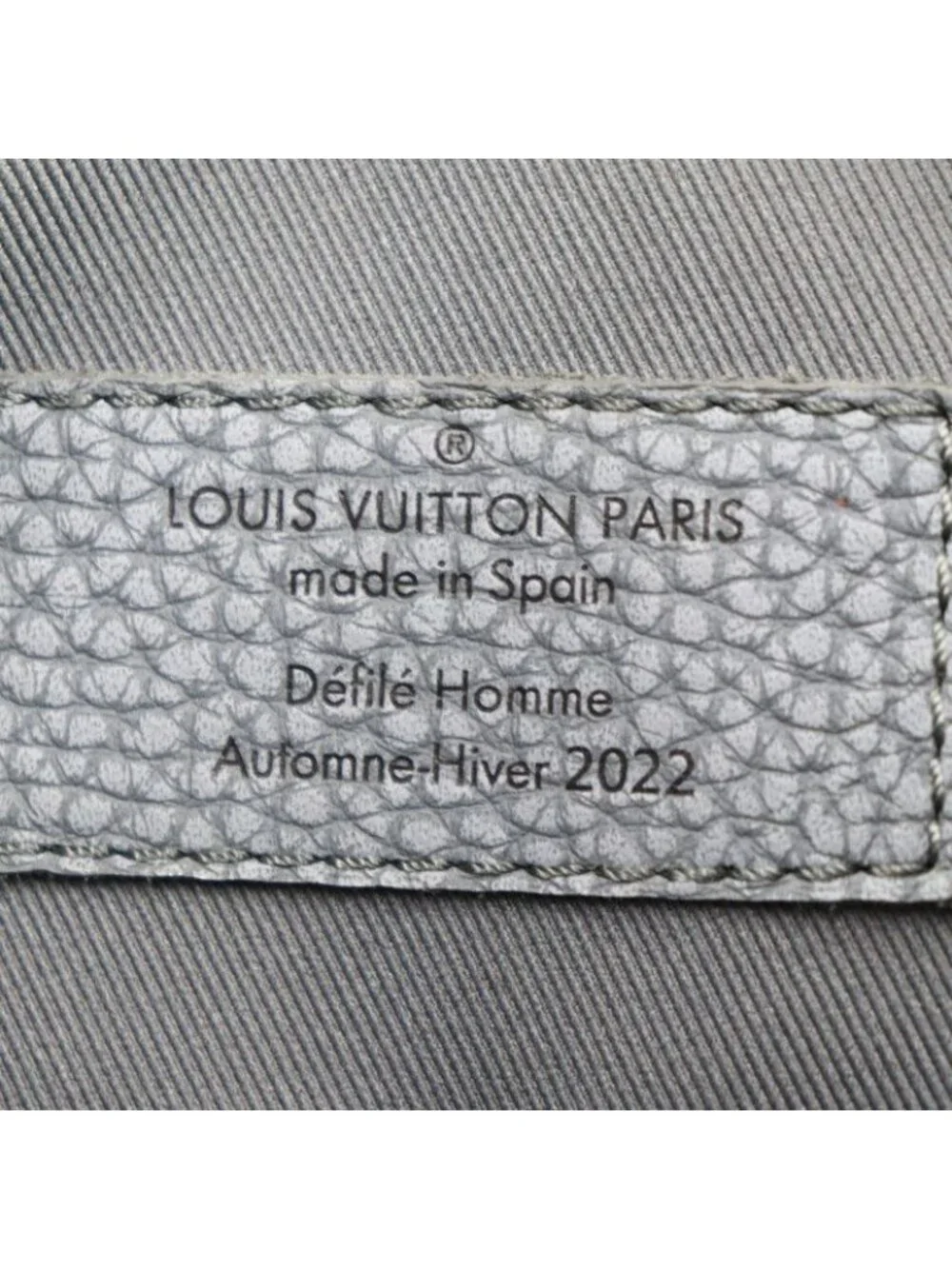 Louis Vuitton Climbing Hobo Cruiser PM Shoulder Bag Taurillon Leather Gray